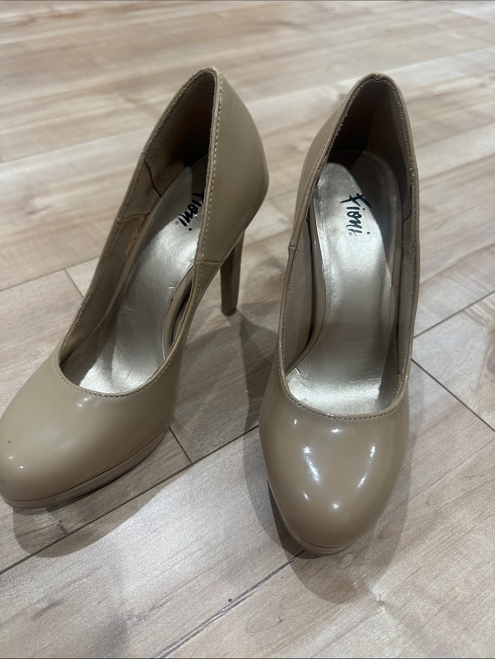 FIONI Clothing Beige Patent Platform High Heel Pumps